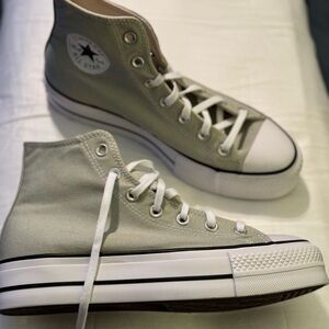 Converse High Tops Size 9 womens
